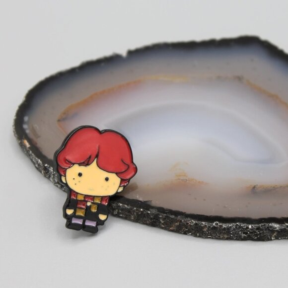 Jewelry pin Harry Potter Ron Weasley Gryffindor wizard adorable fashion new - Picture 2 of 5